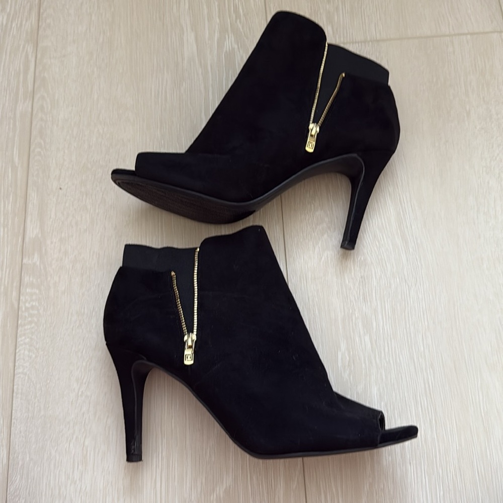 ✨Liz Claiborne Black Peep-Toe Ankle Boots with High Heel